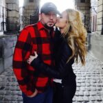 Jason Aldean Instagram - Happy Anniversary baby. 9 years and happier than ever. Thank you for being my “shotgun angel” thru this Crazy life we lead. Wouldn’t wanna do it with anybody else. Love u @brittanyaldean and so thankful for u everyday.