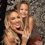 Jason Aldean Instagram - Britt and mini Britt!! ❤️ 📸: @justinmrusek Charlotte, North Carolina