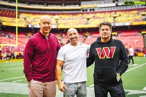 Jason Oppenheim Instagram - Flew out to D.C. this weekend with some friends to watch the Commanders get a W! It was an absolute dream getting to meet so many of the legendary players I grew up watching, and so many of the new guys who carry the torch @commanders #httc Special thanks to team president Jason Wright, and PR @sophialautieri @emileefails Commanders Field