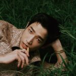Jasper Liu Instagram - 拍攝當天有個發現。好像整天就沒站直過。不是躺就是坐 @elletaiwan 童話故事下集 真的玩得很開心，前幾天導演傳訊息來關心近況，嚇了我一跳，看來她有點同情友友了。哈哈哈哈哈。期待剪接後完整的呈現 加油：）