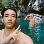Jasper Liu Instagram - 花蓮好多美麗溪水 來玩的朋友一定要把自己的垃圾帶走哦！ ps.這位金髮男子 他好奇怪…泡泡水靜坐一下吧