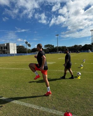 Javier 'Chicharito' Hernández Instagram - Training was great in Miami. 
We keep going! 
🌴 ❤️‍🔥