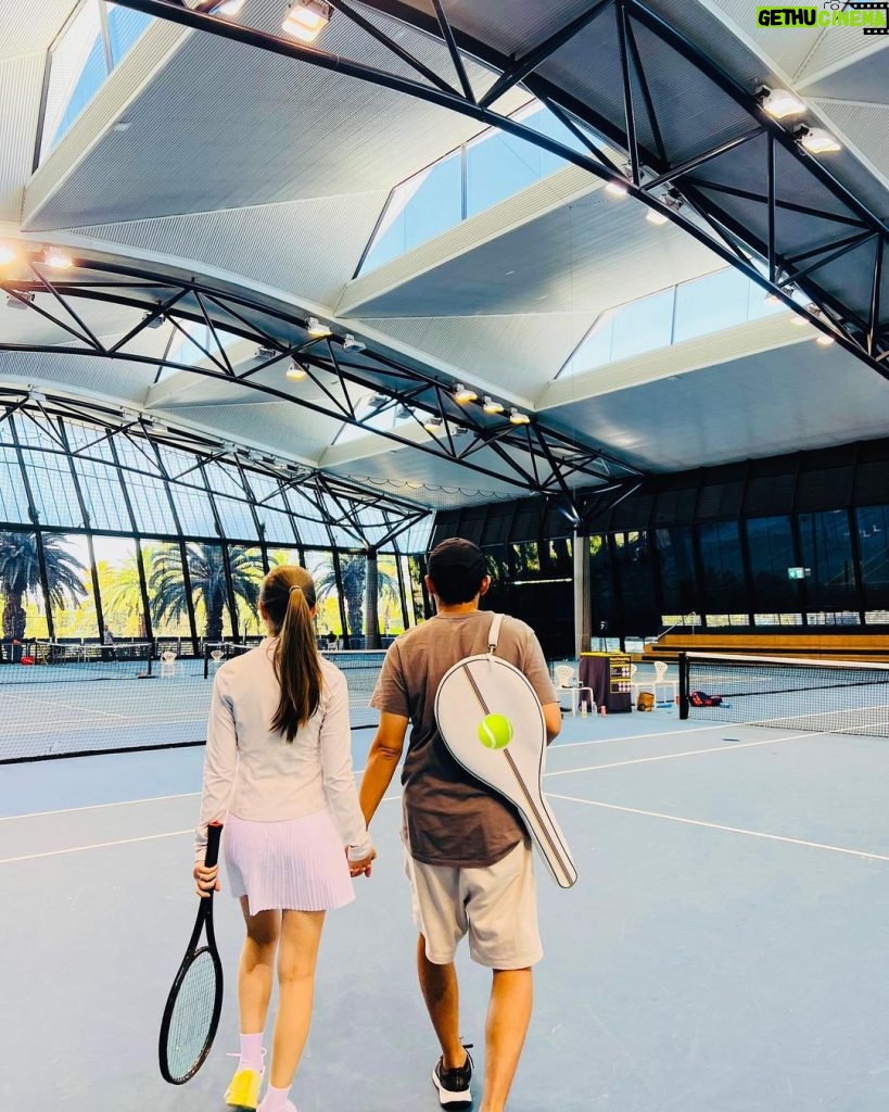 Jay Chou Instagram - Teamwork is important for families, not just at home, but also on the court. 😂 Happy Valentine’s Day! @hannah_quinlivan