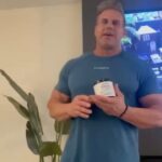 Jay Cutler Instagram - ✅ GIVEAWAY ✅ Fans First Friday giveaway is back. Thank you all for the support and motivation. This week I’m giving away 5 of my Prevail pre workouts. Good luck! To enter: * Follow @jaycutler & @cutlernutrition * Tag 2 friends Winners will be notified via DM’s on Tuesday, August 23rd. Don’t forget to checkout this weekend’s sale on the Legend Stack at www.jaycutler.con use code PRELEGEND to save $15