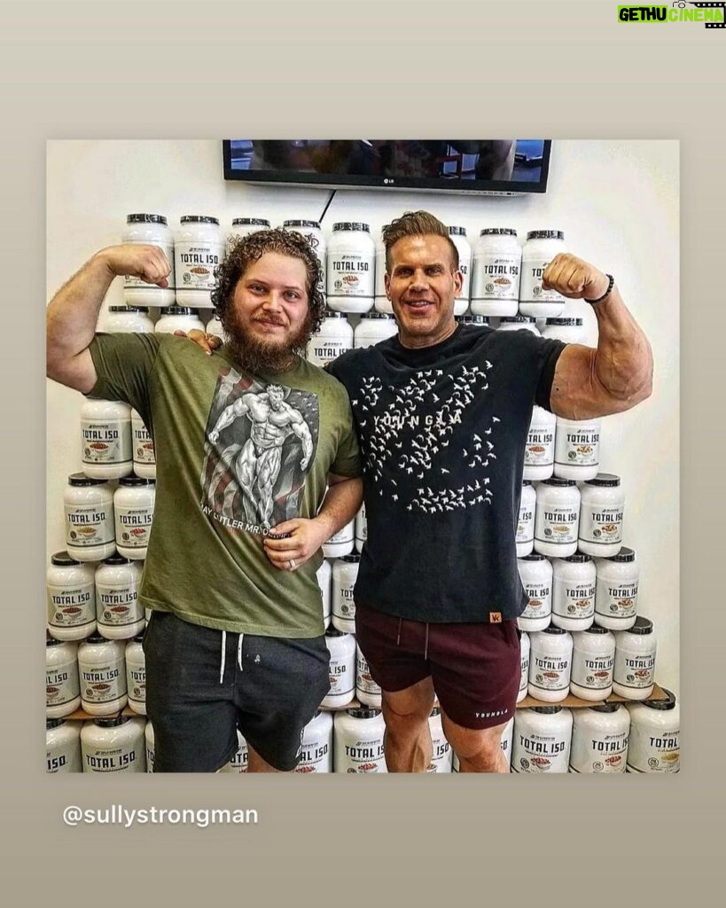 Jay Cutler Instagram - Great times in Wichita KS this weekend. Thank you @thearsenalsupps and for the huge support from everyone that came out to flex with me!! I appreciate you all! Strive to be GREAT and overcome all obstacles!! #cutlernation #cutlerathletics #cutlerclub The Arsenal