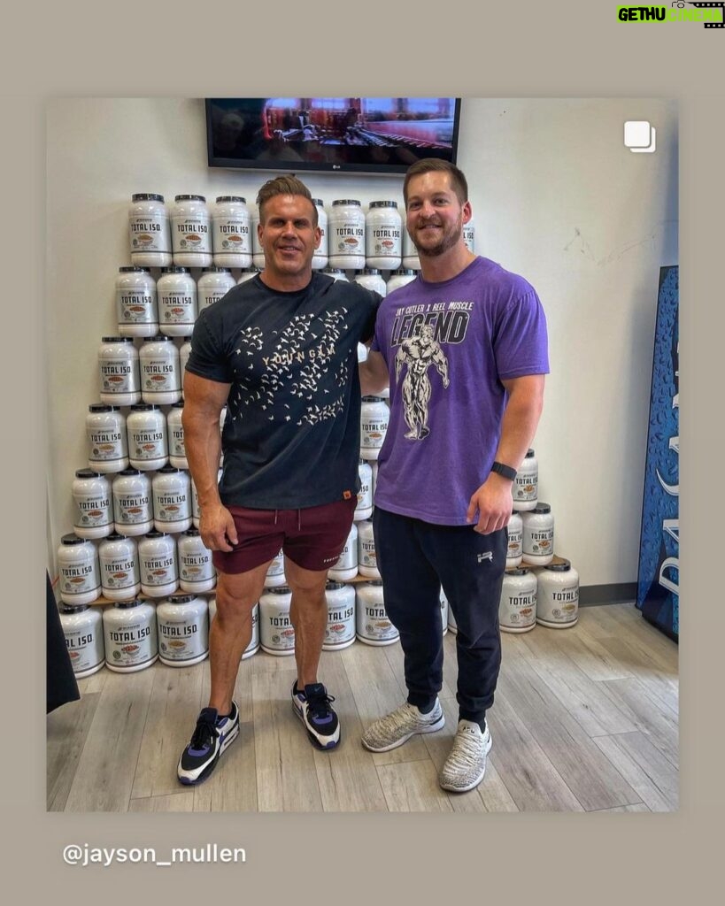 Jay Cutler Instagram - Great times in Wichita KS this weekend. Thank you @thearsenalsupps and for the huge support from everyone that came out to flex with me!! I appreciate you all! Strive to be GREAT and overcome all obstacles!! #cutlernation #cutlerathletics #cutlerclub The Arsenal