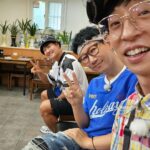 Jee Seok-jin Instagram - 촬영중 대기실. 휴식중에 #재석이가찍음