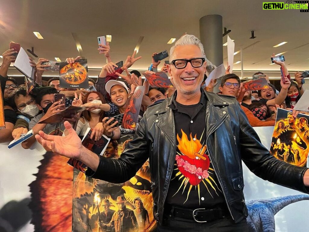 Jeff Goldblum Instagram - Thank you Mexico City!!! On to London... @jurassicworld Mexico City, Mexico