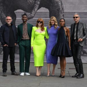 Jeff Goldblum Instagram - We had the best time shooting in the UK, so it was extra special to return to celebrate with cast and crew. “Jurassic World: Dominion” is out June 10th! 🦖😎