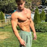 Jeff Seid Instagram - Casual physique update Just enjoying life while being aesthetic 😄 Seattle, Washington