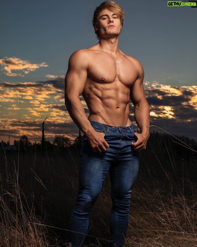 Jeff Seid Instagram - First say to yourself what you would be and then do what you have to do. Oregon