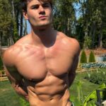 Jeff Seid Instagram - Casual physique update Just enjoying life while being aesthetic 😄 Seattle, Washington