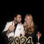 Jencarlos Canela Instagram - Feliz año nuevo familia! 2️⃣👌🏼2️⃣4️⃣ Les deseo a todos la paz que siento y la energía tan linda que me rodea. Agradecido 🙏🏼
