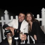 Jencarlos Canela Instagram - Feliz año nuevo familia! 2️⃣👌🏼2️⃣4️⃣ Les deseo a todos la paz que siento y la energía tan linda que me rodea. Agradecido 🙏🏼