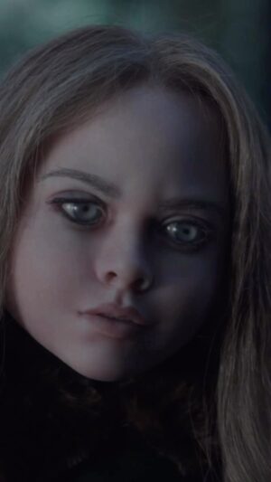 Jenna Davis Instagram - Meet M3GAN🖤 The secret is finally out I’m the voice of @meetm3gan ! Out In Theaters JANUARY 13th!!