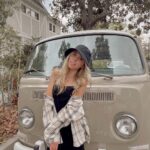 Jenna Davis Instagram - It’s flannel season y’all 🤍