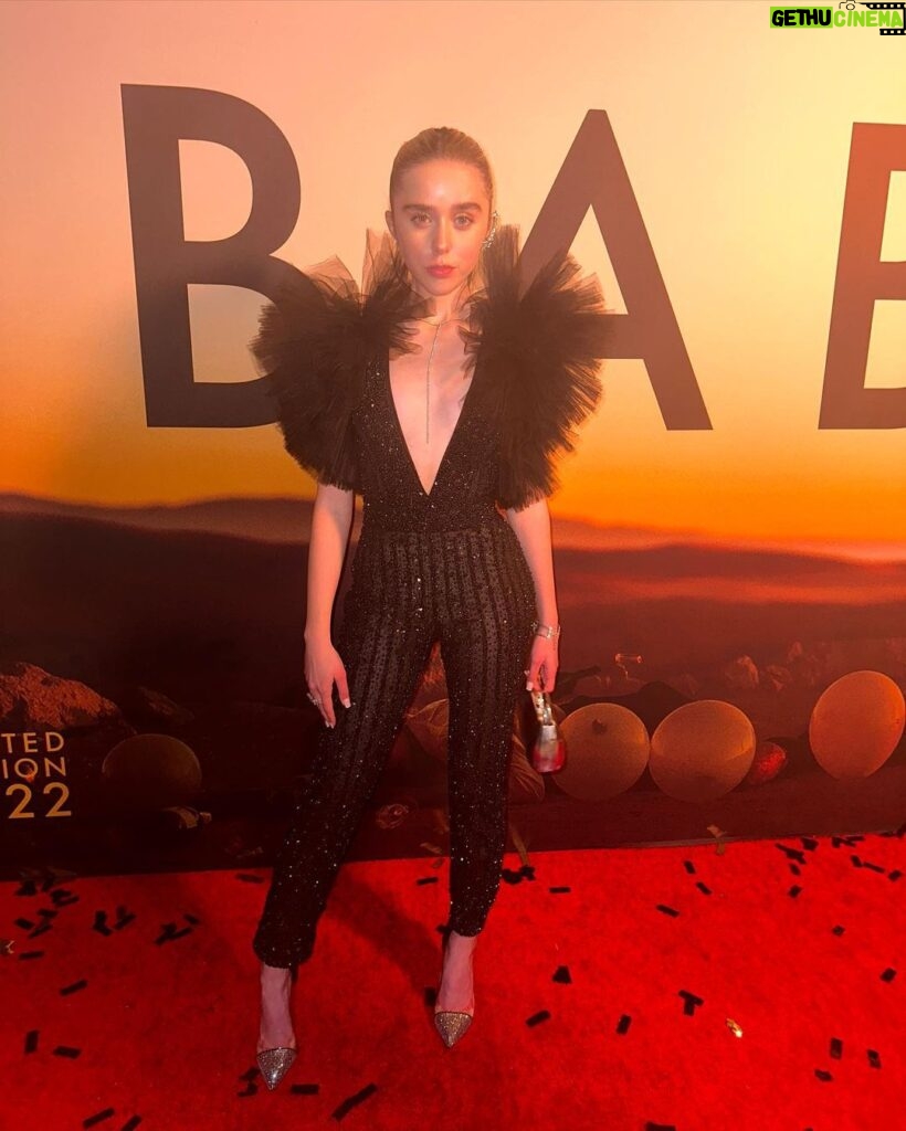 Jenna Davis Instagram - ✨last night✨swipe to see how we ended it ;)🖤 stylist: @styledbylmc hair: @hairbybradleyleake jumpsuit: @michaeldepaulo jewels: @andreannepatry heels: @aldo_shoes bag: @ninashoes event: @babylonmovie @paramountpics Hollywood