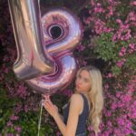 Jenna Davis Instagram - 18 (ahhh I’m an adult💓)