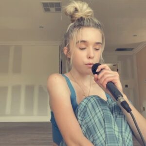 Jenna Davis Instagram - When words fail music speaks🎵💗
Which cover was your fav?
✨ - That Way
🪦 - Favorite Crime 
🌧 - It Will Rain