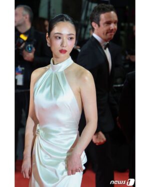 Jeon Yeo-been Instagram - 멋진 날들을 함께해주신 모든 분들께 진심으로 감사드립니다.

2023
#76thcannesfilmfestival 
@festivaldecannes 

#거미집 #cobweb