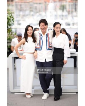 Jeon Yeo-been Instagram - 멋진 날들을 함께해주신 모든 분들께 진심으로 감사드립니다.

2023
#76thcannesfilmfestival 
@festivaldecannes 

#거미집 #cobweb