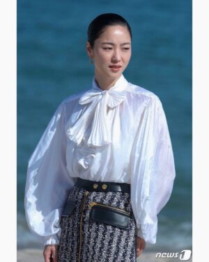Jeon Yeo-been Instagram - 멋진 날들을 함께해주신 모든 분들께 진심으로 감사드립니다.

2023
#76thcannesfilmfestival 
@festivaldecannes 

#거미집 #cobweb