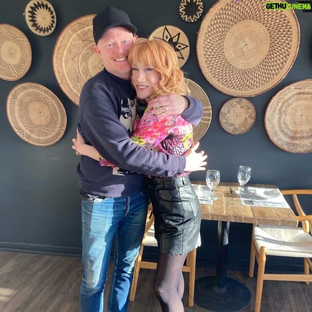 Jesse Tyler Ferguson Instagram - This week on Dinner’s On Me, Emmy and Grammy Award-winning comedian Kathy Griffin joins the show. Over seafood and cheese (yes, cheese), we talk about her first tour in SIX years, how she mines material judging people at Hollywood parties, and an iconic Christmas gift for a celebrity friend. This episode was recorded at The Sunset restaurant in Malibu. Episode link is in the bio—don't wait, give it a listen! ❤️ Sunset Restaurant, Malibu