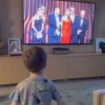 Jesse Tyler Ferguson Instagram – Beckett was stoked to see his papa on the tv 🥹