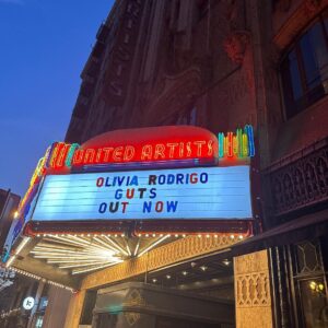 Jesse Tyler Ferguson Instagram - Last week @justinmikita & I got to listen to @oliviarodrigo sing songs from her fantastic new album GUTS. Couldn't love this artist and her new album more!