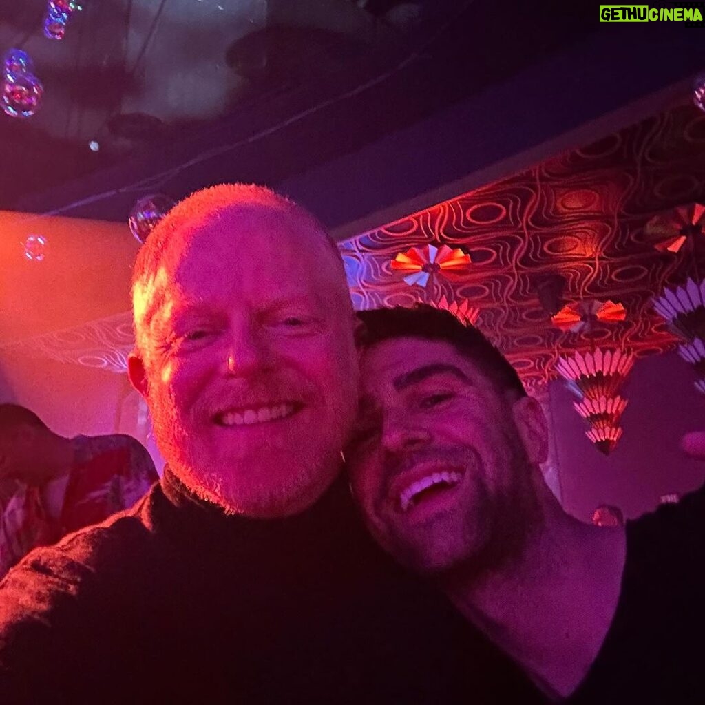 Jesse Tyler Ferguson Instagram - 16 hours in vegas with @u2 & @kylieminogue. Las Vegas Strip