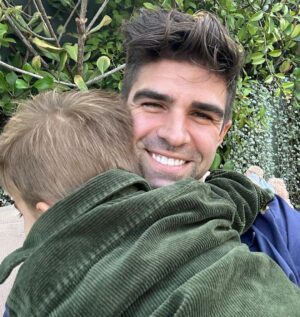 Jesse Tyler Ferguson Instagram - Sunday snuggle series