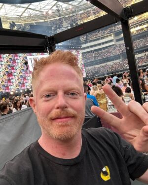 Jesse Tyler Ferguson Instagram - @taylorswift really did that! 3.5 hours of pure joy. Superhuman. Love you, T. ❤️