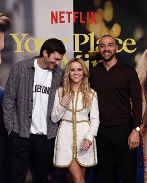 Jesse Williams Instagram - The RomCom has landed: Choose your fighter 😂
•NYC early theater screening of #YourPlaceOrMine was loud! 
The film is yours on @netflix Feb 10th.