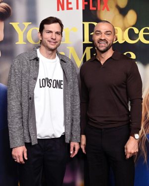 Jesse Williams Instagram - The RomCom has landed: Choose your fighter 😂
•NYC early theater screening of #YourPlaceOrMine was loud! 
The film is yours on @netflix Feb 10th.