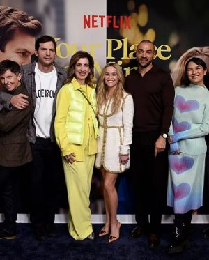 Jesse Williams Instagram - The RomCom has landed: Choose your fighter 😂
•NYC early theater screening of #YourPlaceOrMine was loud! 
The film is yours on @netflix Feb 10th.
