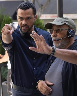 Jesse Williams Instagram - 🎥 I directed and acted in a little show called @Greysabc and iT AIRS TONIGHT‼️
Barely in the hospital at all- lots of location scouting and critical stories of the chaos caused by political overreach into women’s private, medical decision making. Had the honor of establishing a storied institution, The Fox Foundation for the first time on the show ever and working w an incredible cast, new and established. @KateWalsh & @greg.germann are back, i one of my favorite Grey’s writers @juliewong2017, who’s almost as funny as i am, wrote this for y’all. Great editing with Aimee Jennings and i finally got to work w/ @johnsimmonsasc. 
None of this happens without the women who keep the most successful, longest running show in history going, @therealdebbieallen @kristavernoff @ellenpompeo @shondarhimes. 

🙏🏽Enjoy it. Feel it. We do.🙏🏽