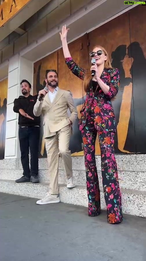 Jessica Chastain Instagram - Thank you @lin_manuel for having @arianmoayed & I host today’s Ham4Ham !!! We had the best time! @beltingbons, the cast of @akimbomusical, @phillipasoo, the cast of @camelotbway killed it! Support live theatre & these incredible artists❣