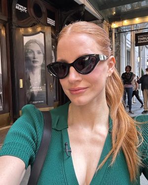 Jessica Chastain Instagram - A selfie w myself-ie 🤳 press day for @adollshousebway