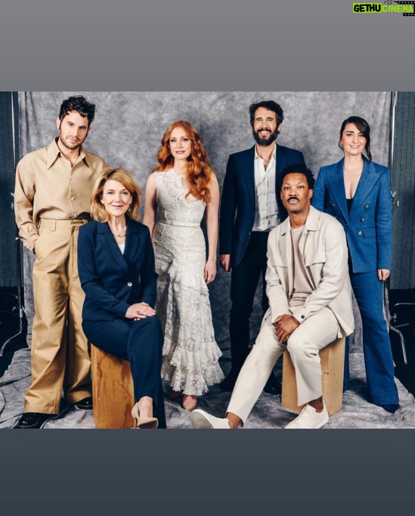 Jessica Chastain Instagram - So much fun chatting @adollshousebway with all these legends for @hollywoodreporter. 11 more performances until we close…Then I’m booking my seats to see everything! ❤