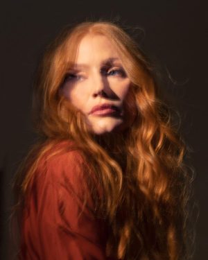 Jessica Chastain Instagram - ❤️ @nytimes 📸 @theatraff 🖤 @adollshousebway