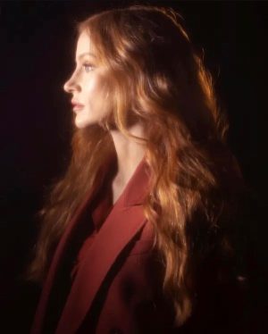 Jessica Chastain Instagram - ❤️ @nytimes 📸 @theatraff 🖤 @adollshousebway