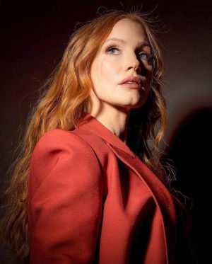 Jessica Chastain Instagram - ❤️ @nytimes 📸 @theatraff 🖤 @adollshousebway