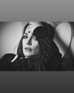Jessica Chastain Instagram - 🖤 🤍 @ccaliforniastyle