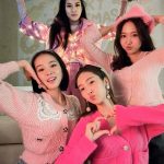 Jessica Jung Instagram - Merry Pinkmas💖🎄🎀🎄💕