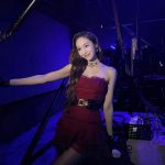 Jessica Jung Instagram - A sky full of #goldenstars in Singapore ✨🎶💎💭 Thanks for the lovely photos, love you guys infinitely🩵 #DiamondDreams #jessicadiamonddreams