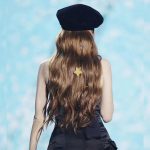 Jessica Jung Instagram - A sky full of #goldenstars in Singapore ✨🎶💎💭 Thanks for the lovely photos, love you guys infinitely🩵 #DiamondDreams #jessicadiamonddreams