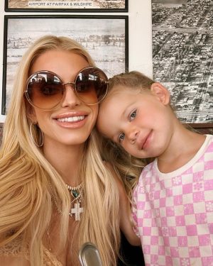 Jessica Simpson Thumbnail - 153.6K Likes - Most Liked Instagram Photos