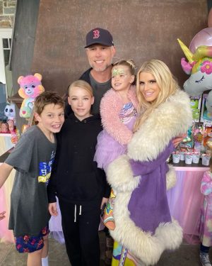 Jessica Simpson Thumbnail - 136.8K Likes - Most Liked Instagram Photos