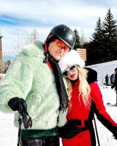 Jessica Simpson Instagram - Snow Bunnies 🐰