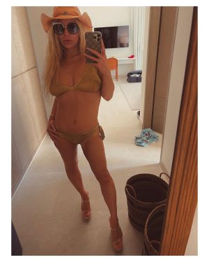 Jessica Simpson Thumbnail - 134.2K Likes - Most Liked Instagram Photos